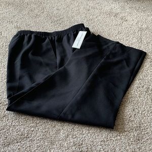 Women’s proportioned short size 22W pant from Alfred dunner